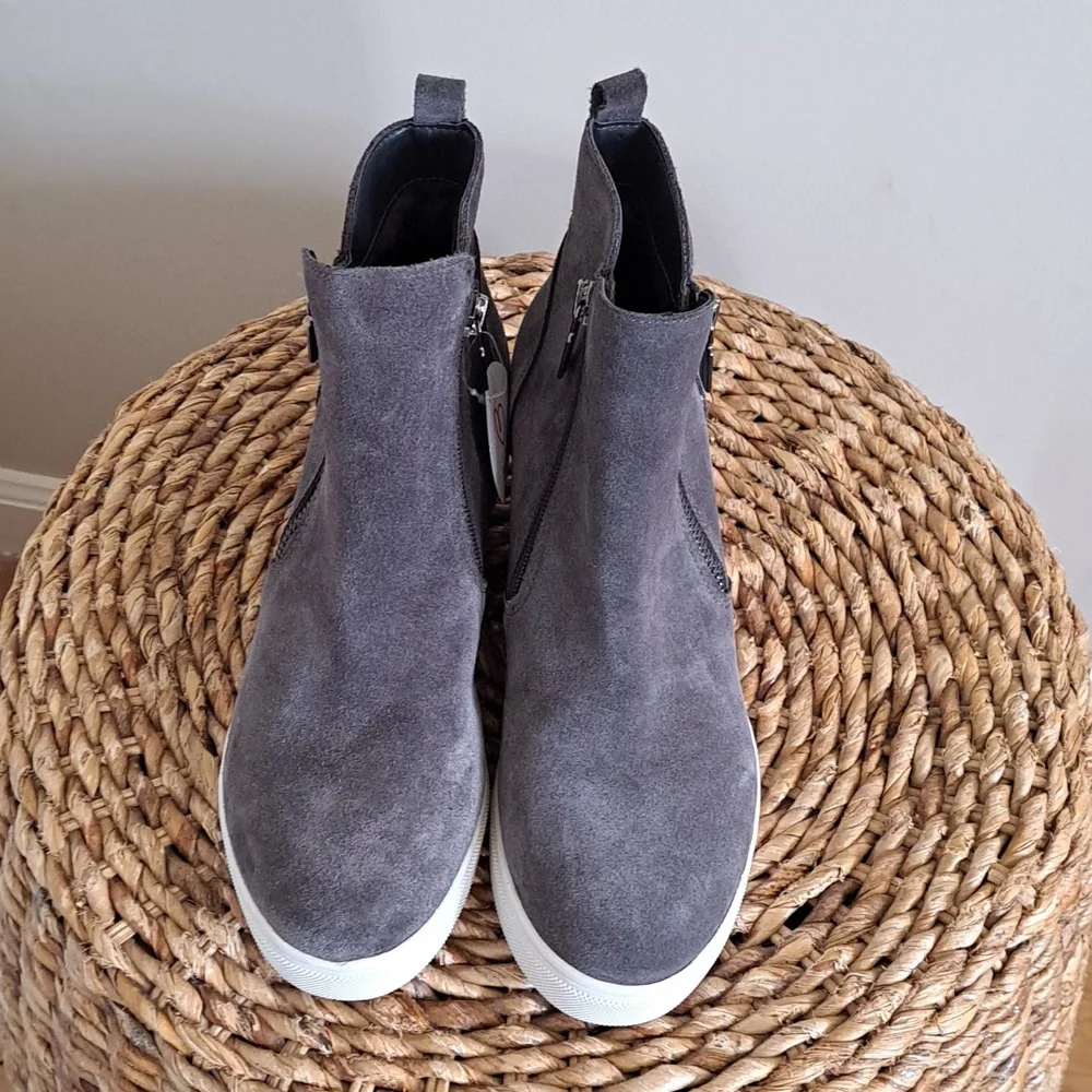 NWT Blondo Womens Giselle‎ Waterproof Gray Suede Sneaker Boots Zip Up S-8.5